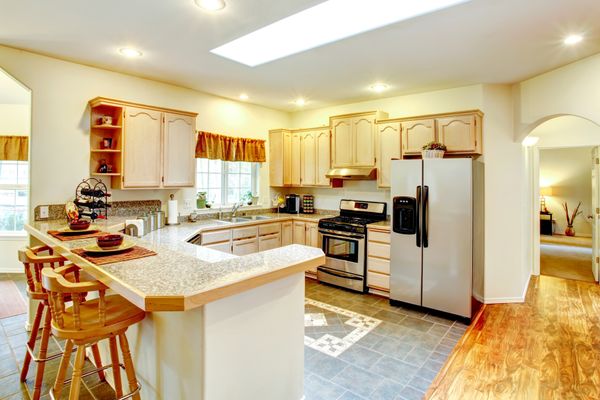 A farmhouse G-shaped kitchen