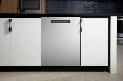 The E Profile PDP715SYVFS dishwasher installed into cabinetry