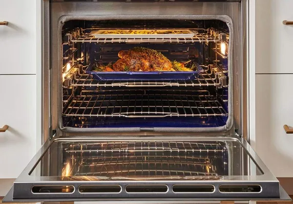 The Wolf M Series SO3050PM/S/P oven featuring a roast 