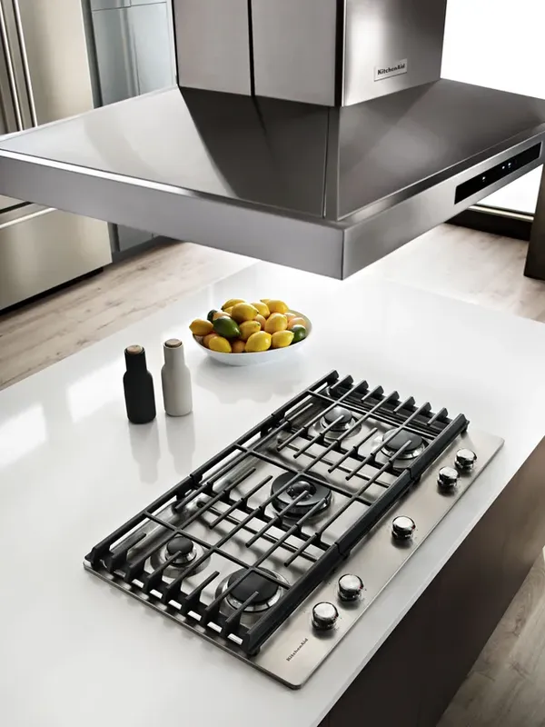 The KitchenAid KVIB602DSS featured with a matching KitchenAid gas cooktop 