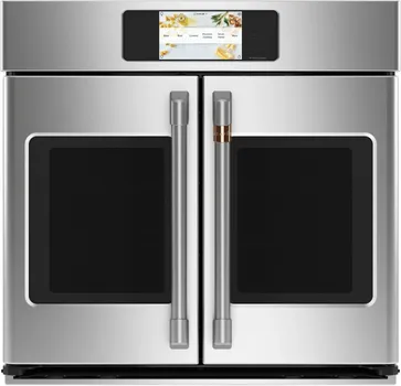 Front view of the Café CTS90FP2NS1 oven 
