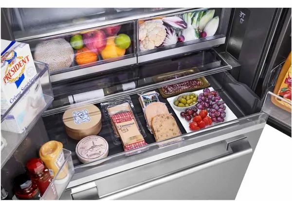 Overhead view of the open Signature Kitchen Suite SKSFD3623SD refrigerator drawer 