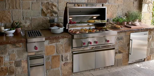 The Wolf OG42-LP grill featured in an outside kitchen 