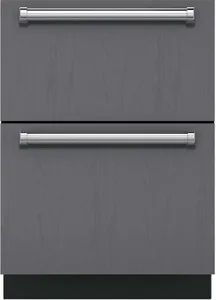 Front view of the Sub-Zero ID-24RO refrigerator drawers 