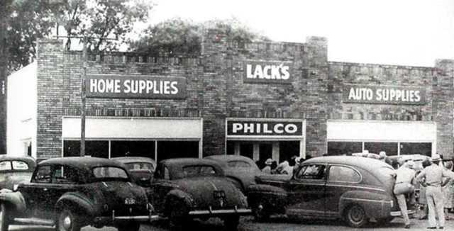 front view of lacks original auto storefront