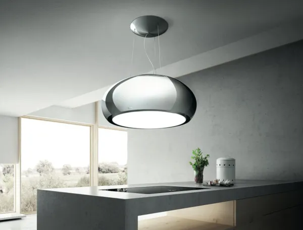 The Elica Iconic Seashell ESS432SS range hood in a luxury kitchen 