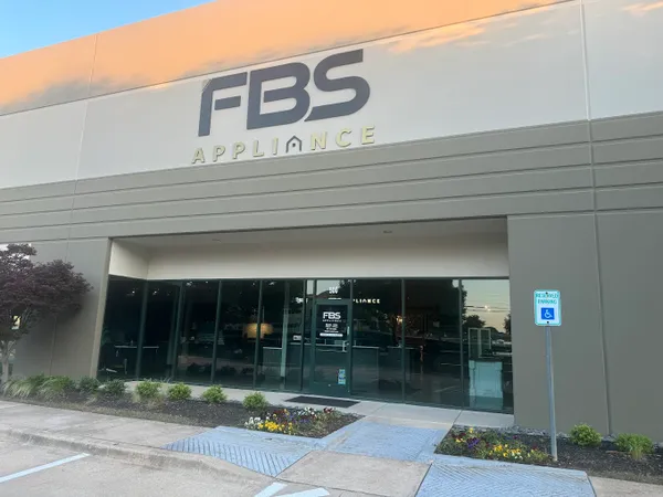 Front view of the FBS Grapevine appliance store 