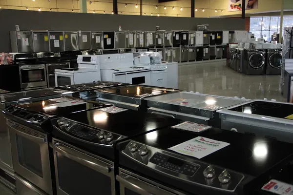 Appliances featured in the Fred’s Appliance Missoula showroom