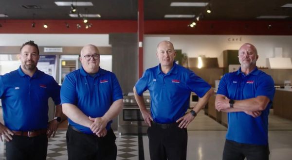 Employees for Fred’s Appliance posing for a picture 