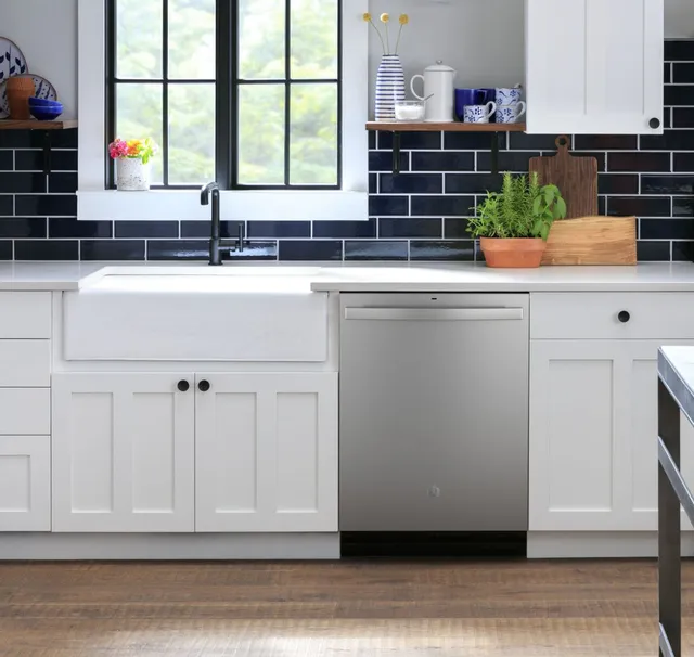 GE 24in Fingerprint Resistant Built In Dishwasher