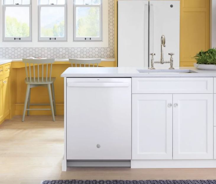 GE 24in White Built In Dishwasher
