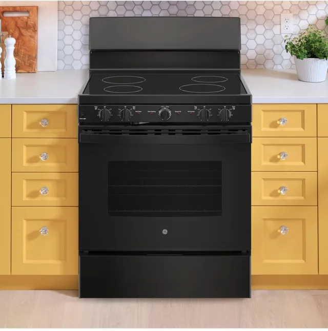 GE 30in Black freestanding Electric Range