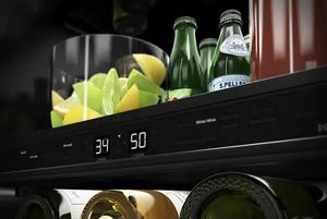 A close-up of the KitchenAid KUBR214KSB temperature control 