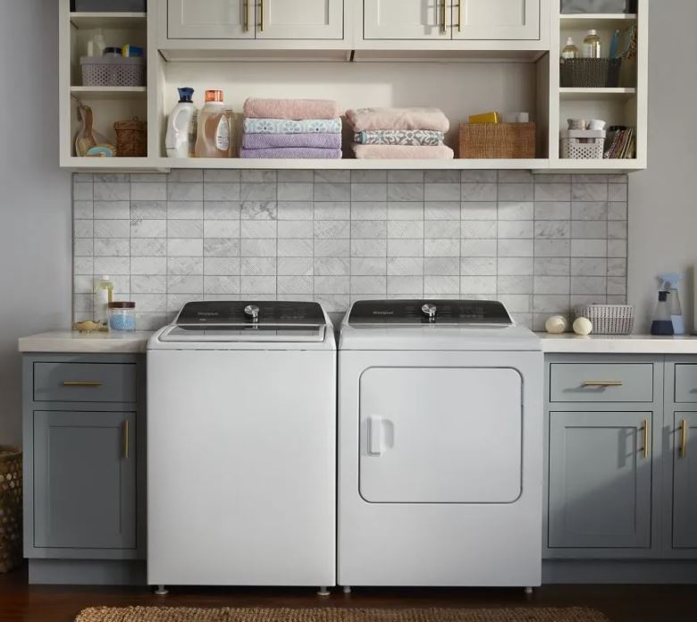 Whirlpool White Front Load Gas Dryer