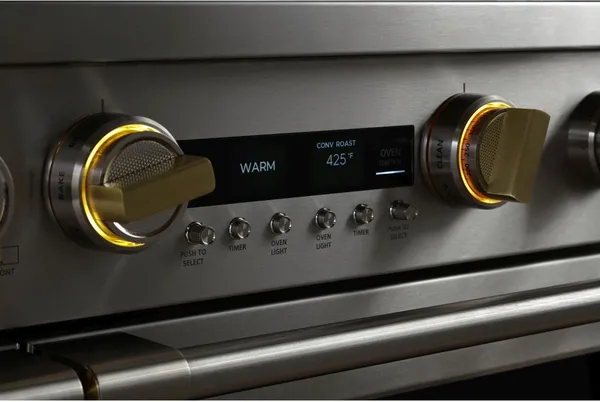  A close-up of the Monogram ZGP486NDTSS knobs and display 