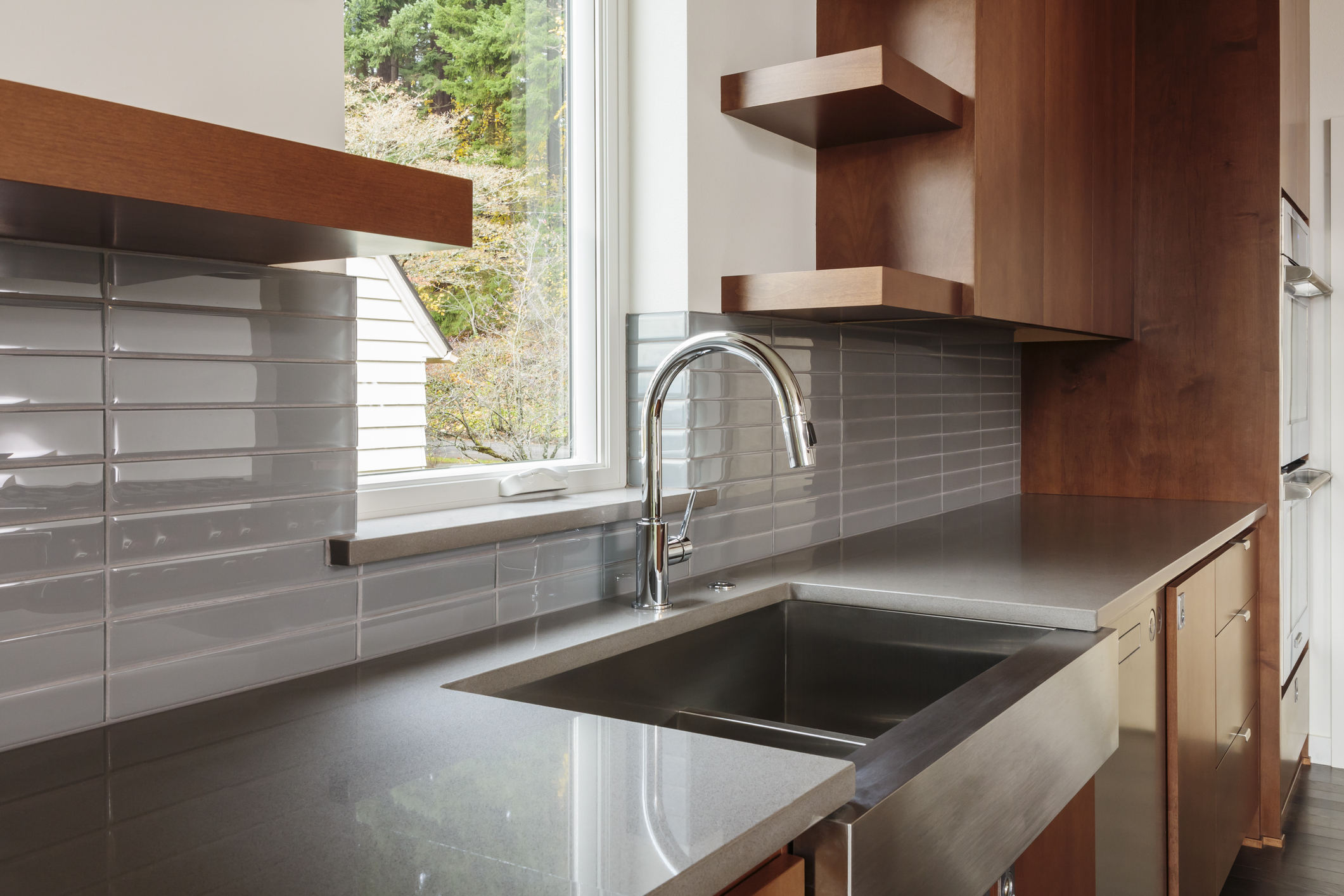 modern stainless steel farmhouse sink