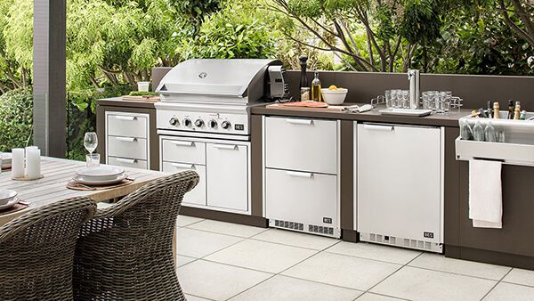 dcs grill in outdoor patio