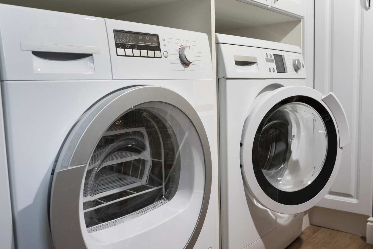 large white washer and dryer 