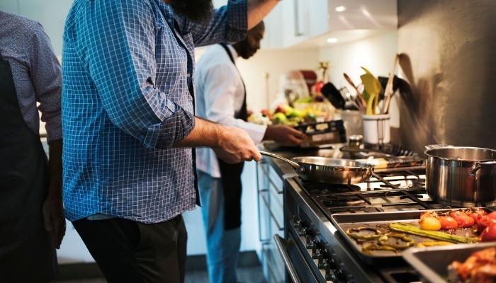 Pro range with more cooking space