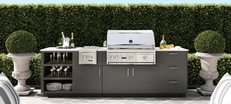 lynx bulit in grill in a luxury outdoor space