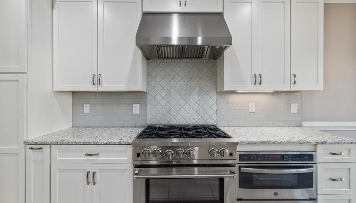 Range with narrow space between counters