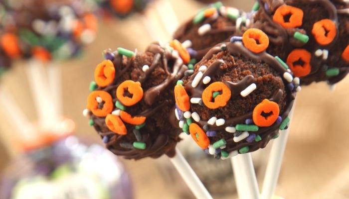 Halloween-themed cake pops