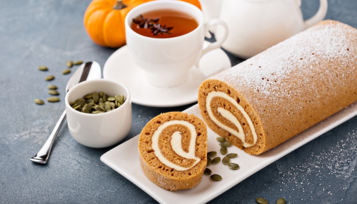 Pumpkin spice cheesecake roll