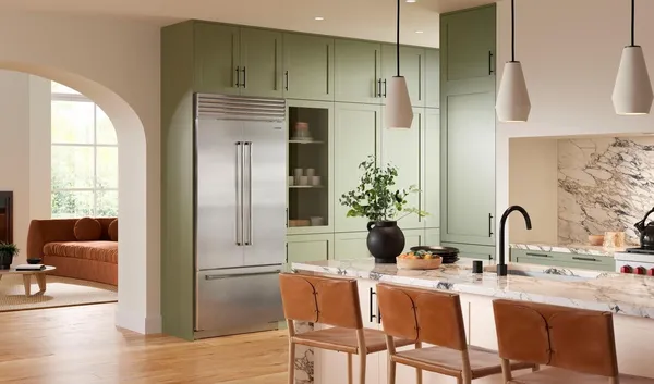The Sub-Zero CL3650UFDID_S_P refrigerator in a modern kitchen 