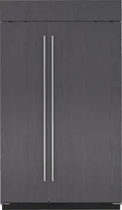 Front view of the Sub-Zero Classic Series CL4850S/O refrigerator 