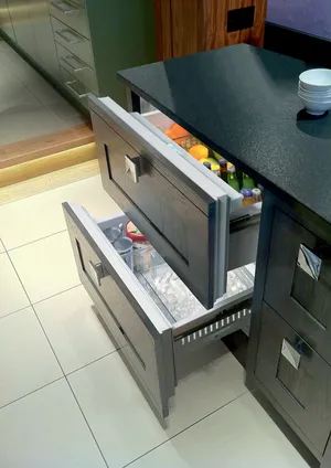 The Sub-Zero ID-36CI refrigerator drawers in an island 