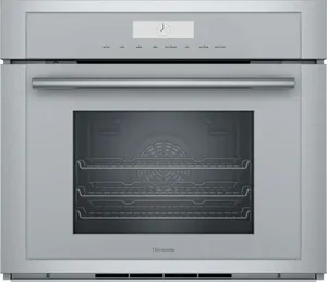Front view of the Thermador Masterpiece MEDS301BS steam oven 