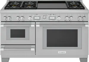 Front view of the Thermador Pro Grand PRD606WESG 60” dual fuel range