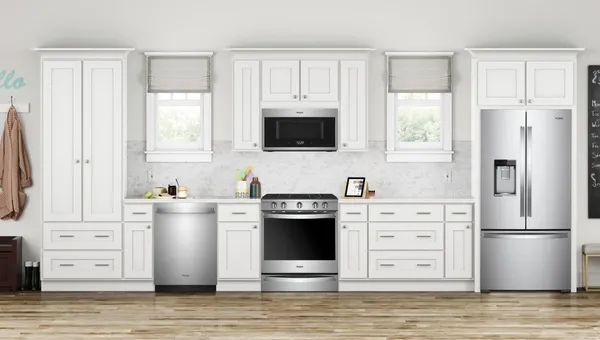 The GE 500 Series GRS500PVSS range in a kitchen