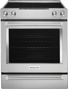 Front view of the KitchenAid KSEB900ESS range 