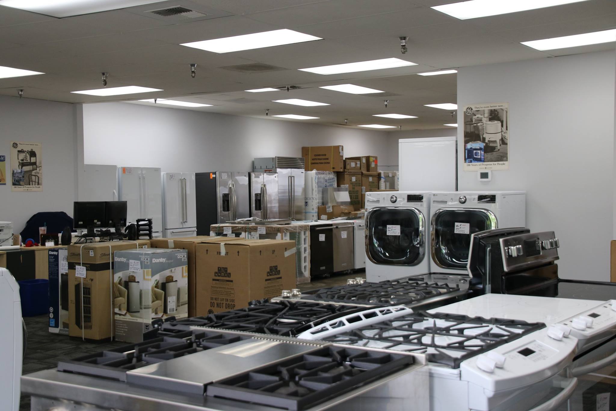 scratch and dent appliance warehouse