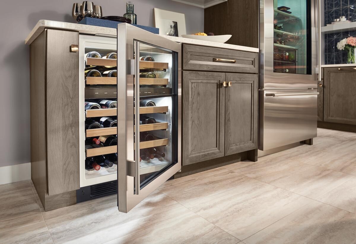 product image of Sub-Zero UW-24/S/PH-RH wine cooler
