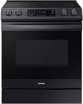 Front view of the Samsung NE63B8611SG induction range 