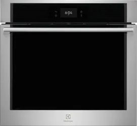 Front view of the Electrolux ECWS3012AS oven 
