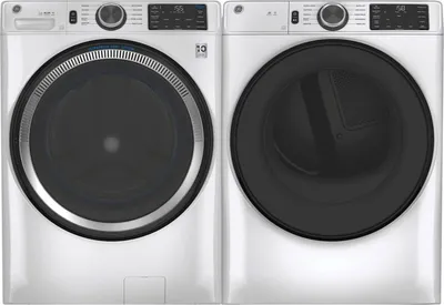 Front view of the GE GFW550SSNWW washer and GE GFD55ESSNWW dryer 