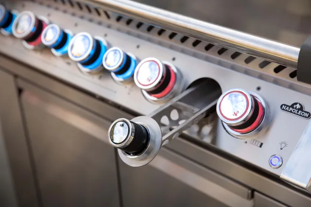 Up close view of the Napoleon Prestige PRO Series PRO665RSIBNSS-3 freestanding grill 