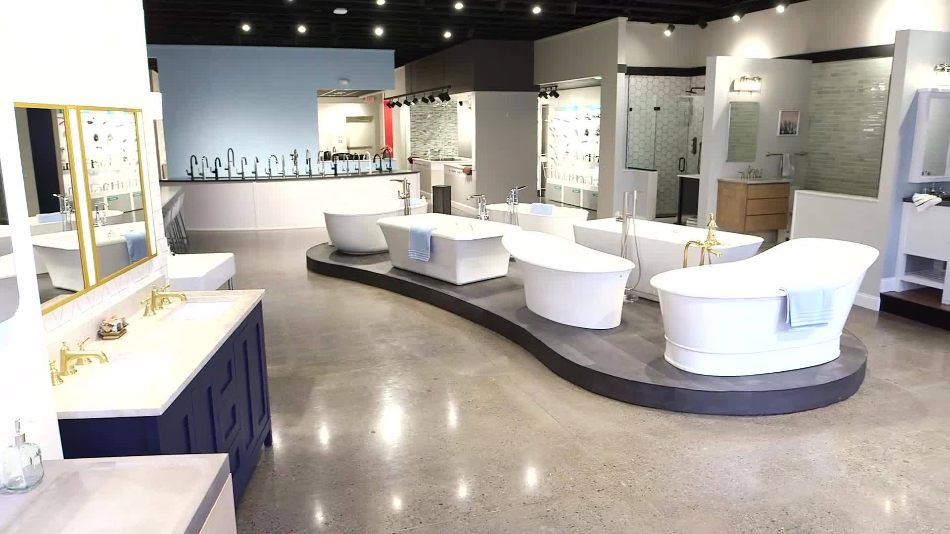 A showroom featuring bathtubs at Don’ Appliances WATERSOURCE location 