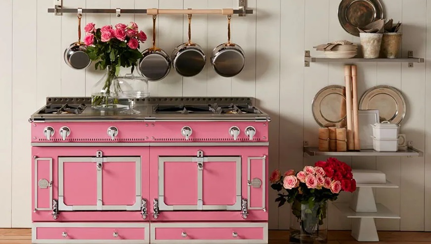 country kitchen with pink la cornue range