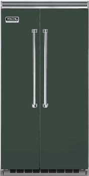 Front view of the Viking VCSB5423BF refrigerator 
