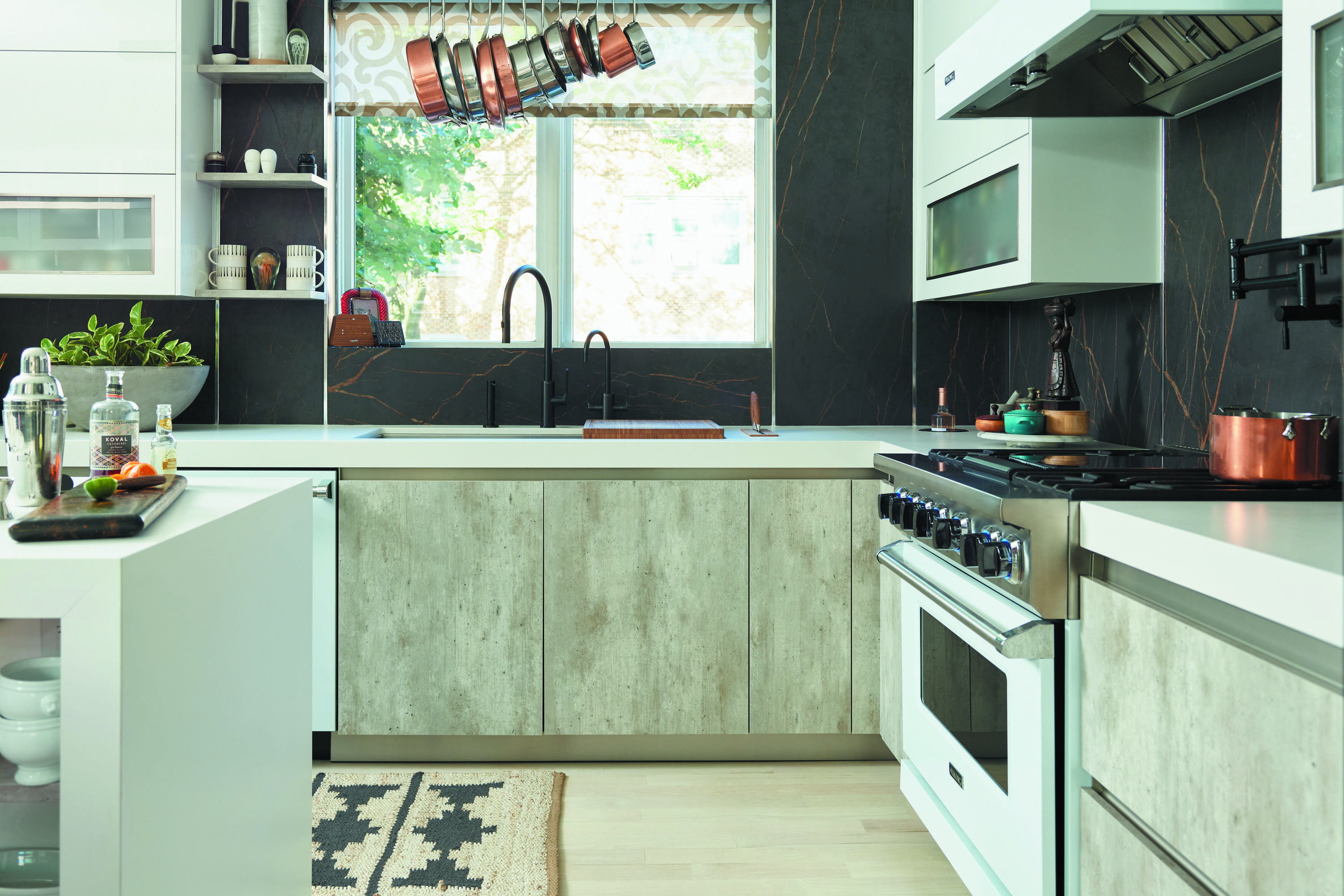 A Viking 36” gas range featured in the Laurita Residence kitchen remodel by BauTeam Chicago 