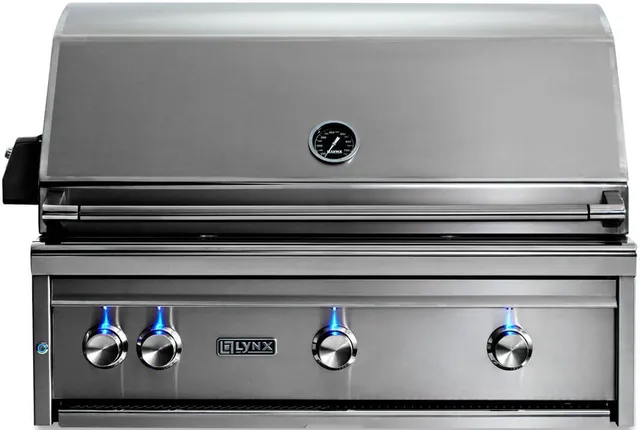 Front view of the Lynx L36TR-LP Professional series 36” built-in gas grill 