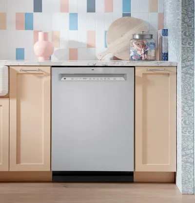 GE 24in Front Control Built in Dishwasher