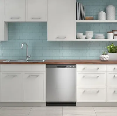 GE 24in Front Control Built in Dishwasher