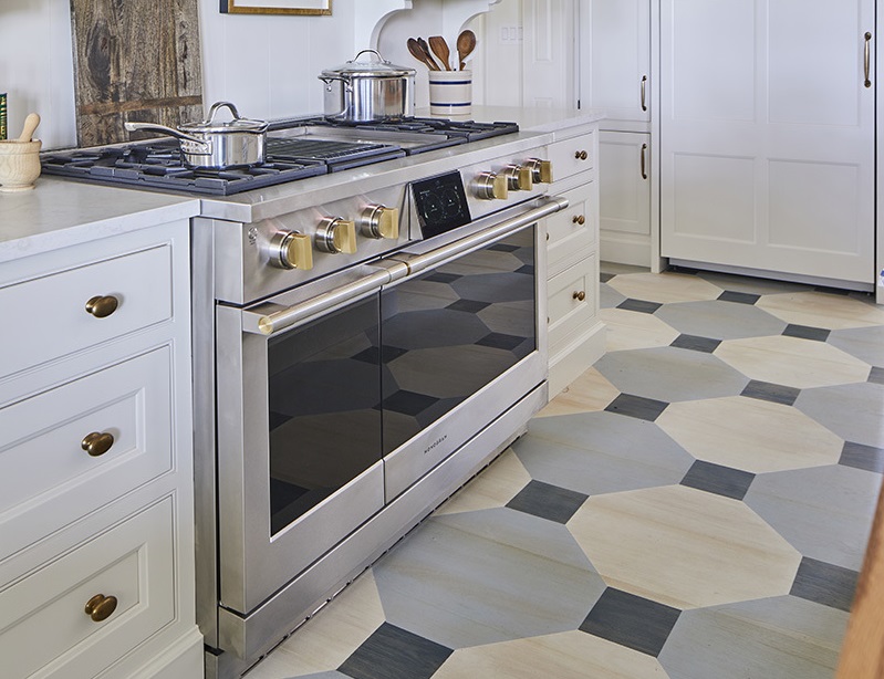 Monogram 48-inch dual fuel range inside a Southern-style kitchen 