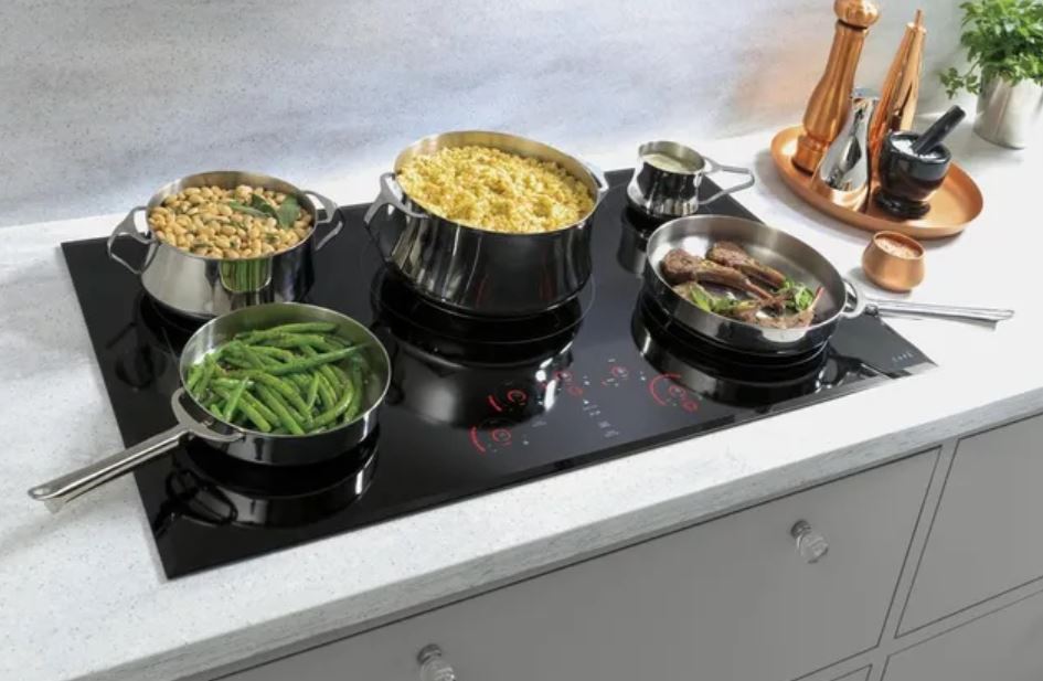 Café electric cooktop with every burner full