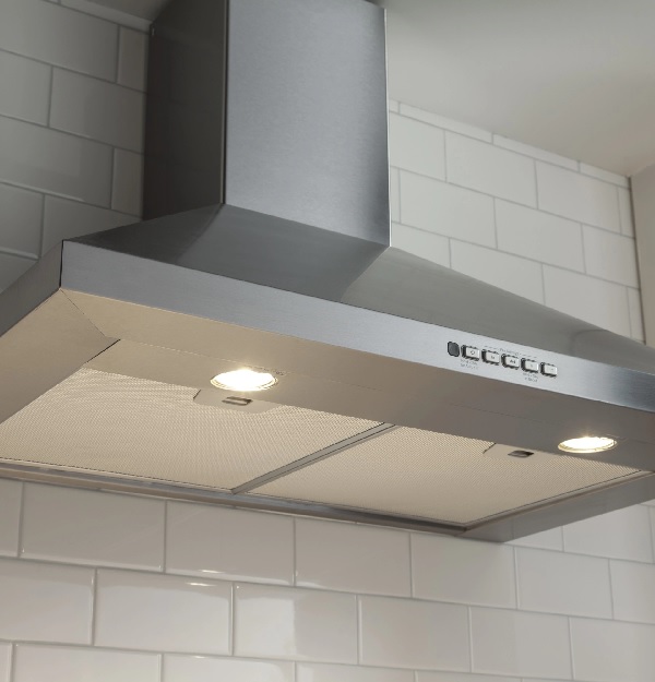 The GE JVW5361SJSS range hood in a modern kitchen 
